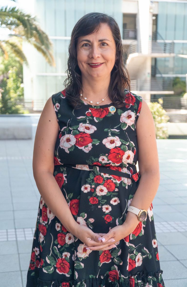 Dra. Adriana López Ravest